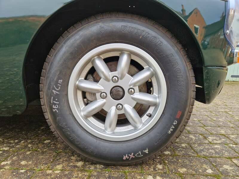 Image 20/50 of MG MGB GT (1965)