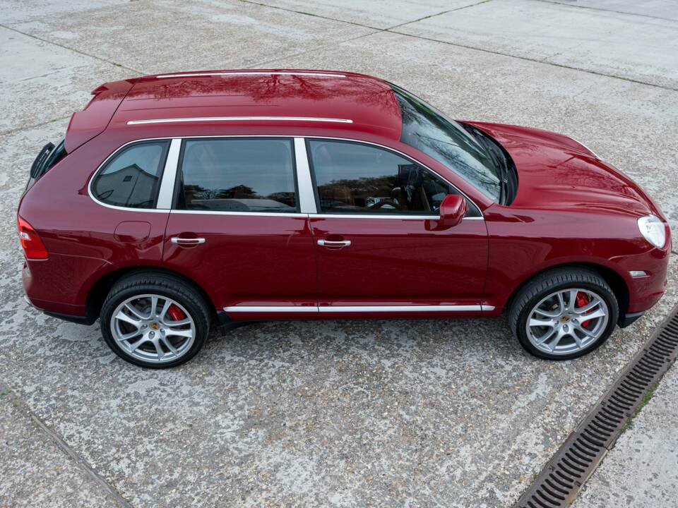 Image 8/45 of Porsche Cayenne Turbo (2009)