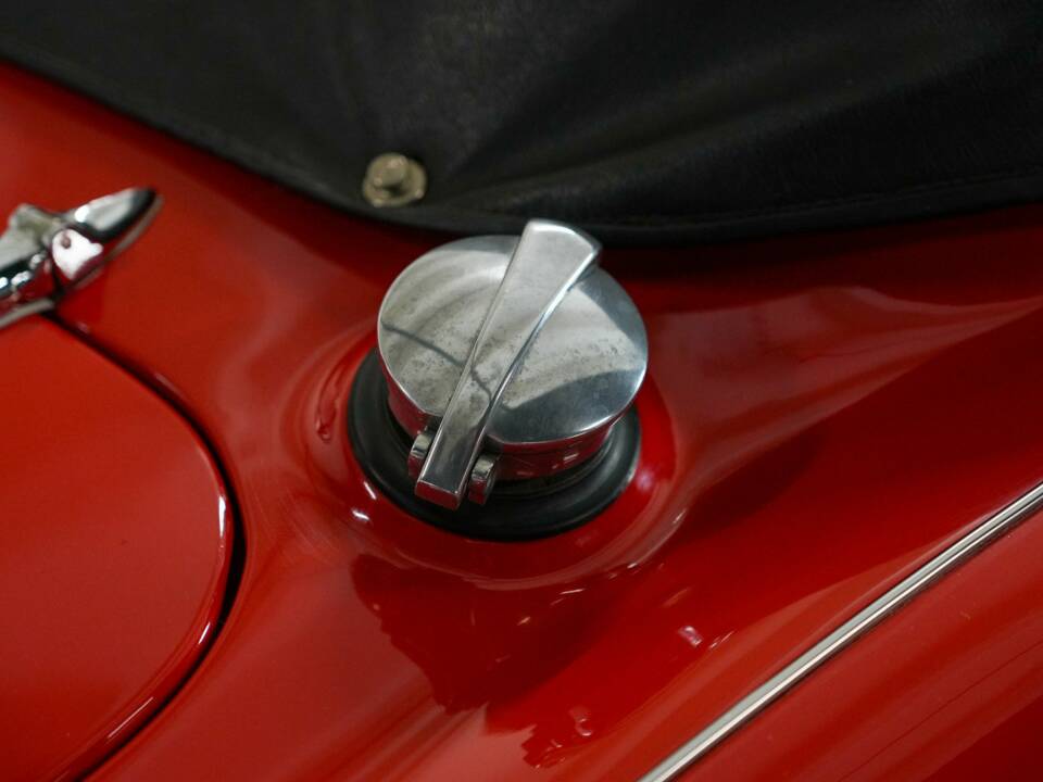 Image 34/50 of Austin-Healey 3000 Mk II (BJ7) (1964)