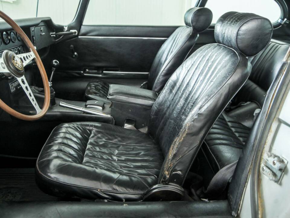 Image 12/47 de Jaguar E-Type (1969)