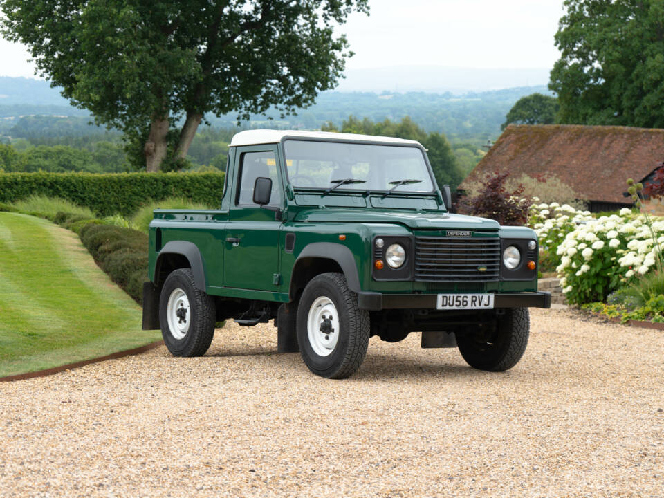 Bild 29/50 von Land Rover Defender 90 Td5 (2006)