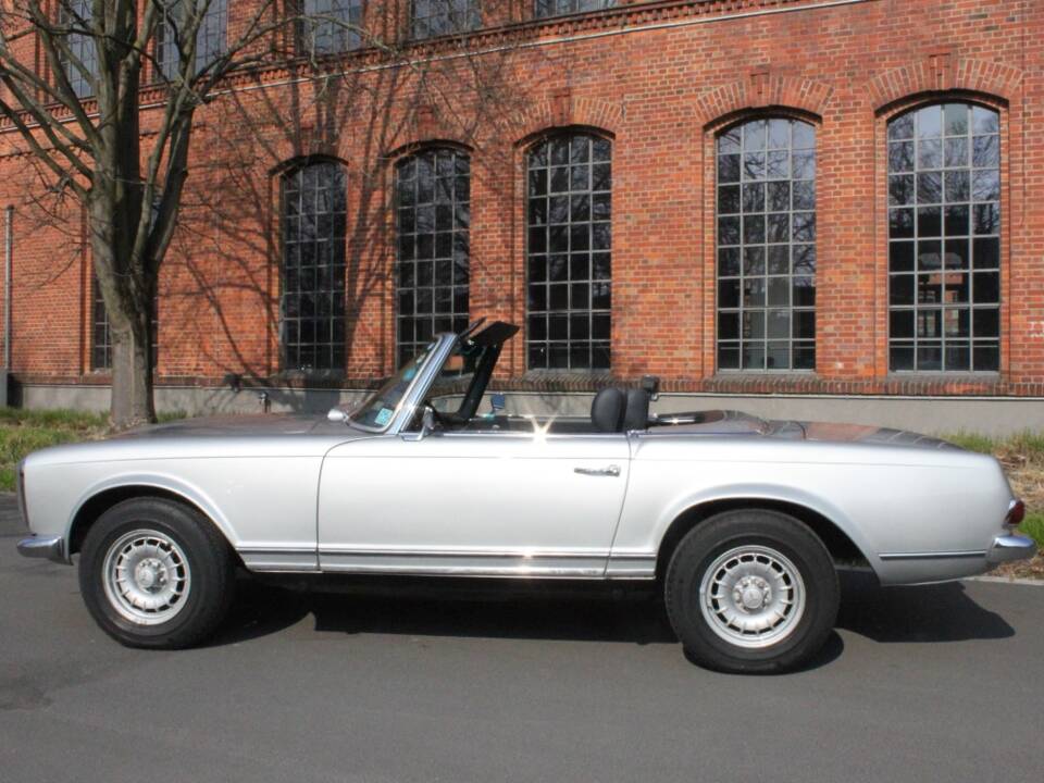 Bild 4/15 von Mercedes-Benz 230 SL (1966)