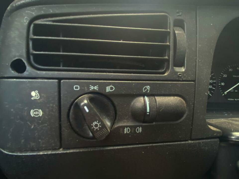 Image 24/31 de Volkswagen Golf III 2.0 16V GTI (1995)