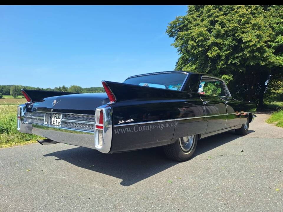 Image 10/10 of Cadillac 63 Sedan DeVille (1963)