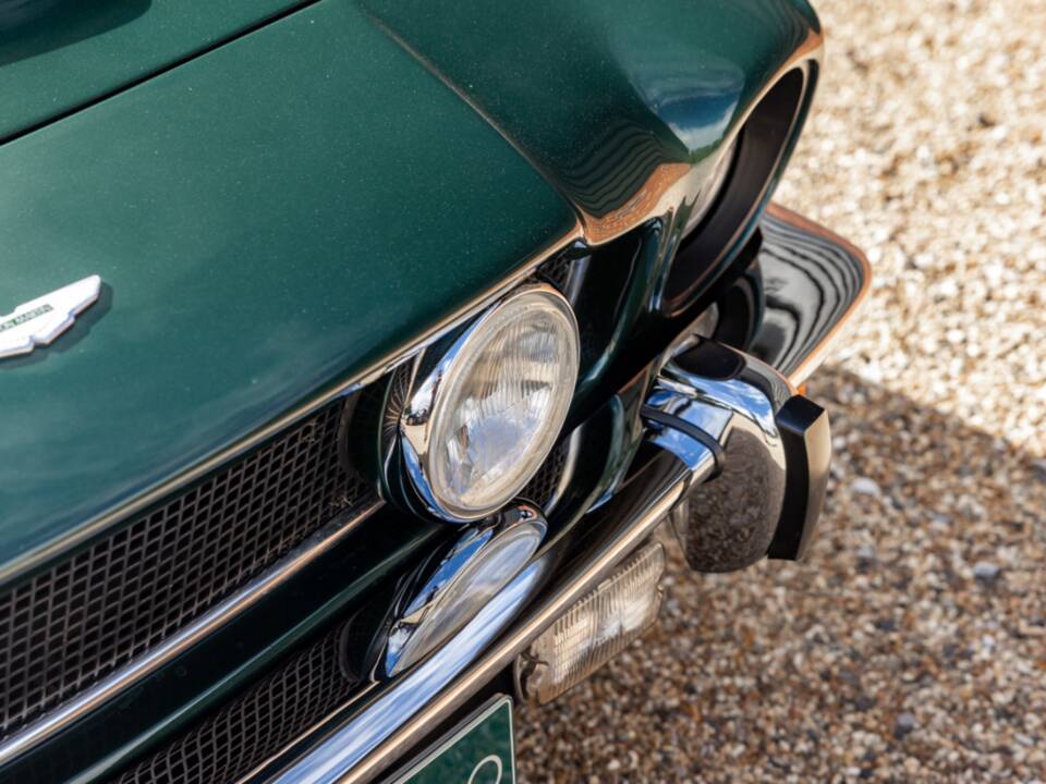 Bild 26/70 von Aston Martin V8 Vantage Volante X-Pack (1989)