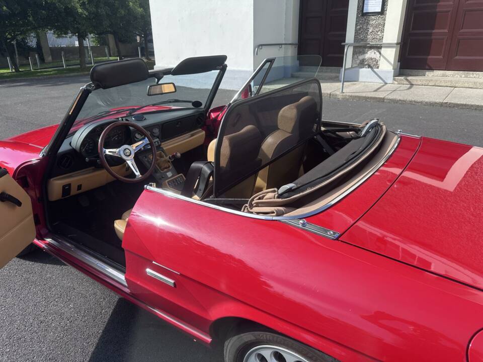 Image 26/50 of Alfa Romeo 2.0 Spider (1991)