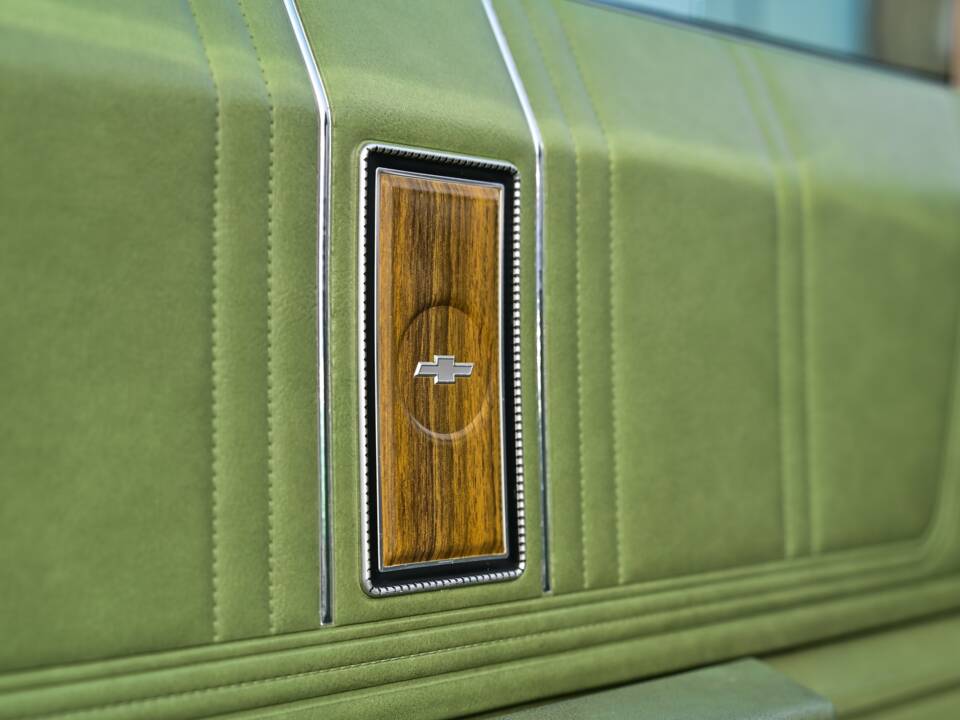 Image 25/44 of Chevrolet Impala (1974)