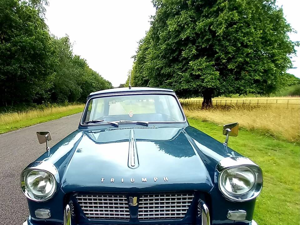 Image 46/93 of Triumph Herald 1200 (1964)
