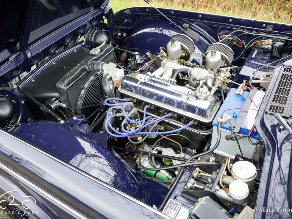 Image 18/45 of Triumph TR 4A (1966)