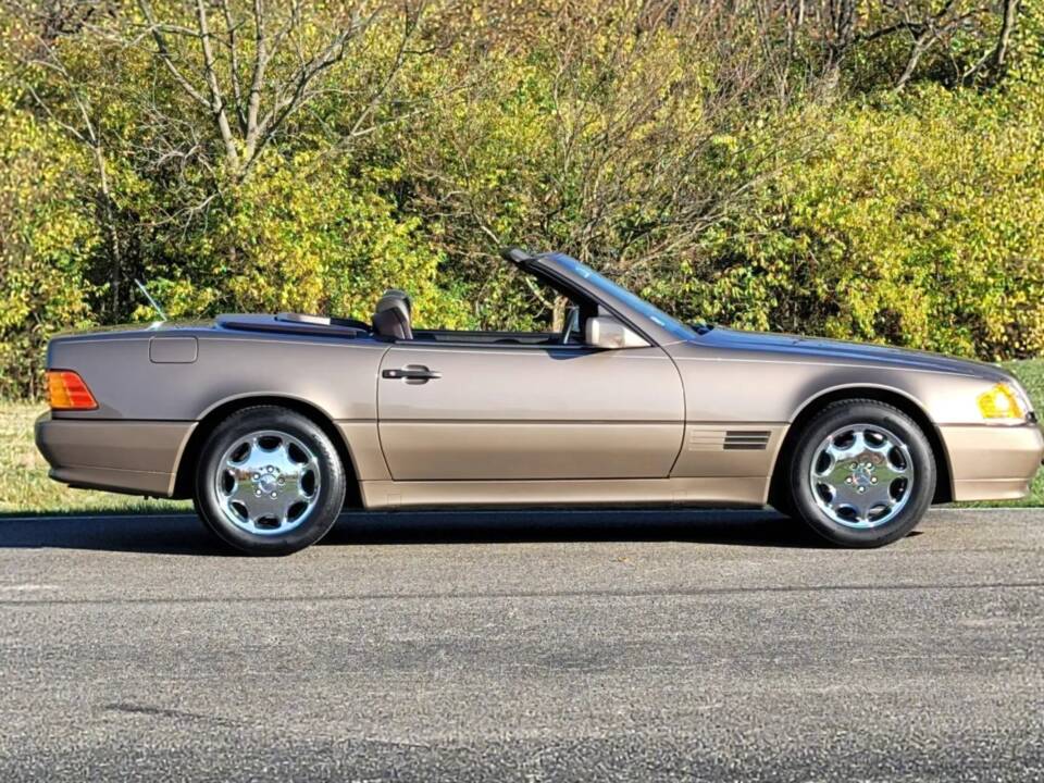 Image 5/17 of Mercedes-Benz 500 SL (1991)