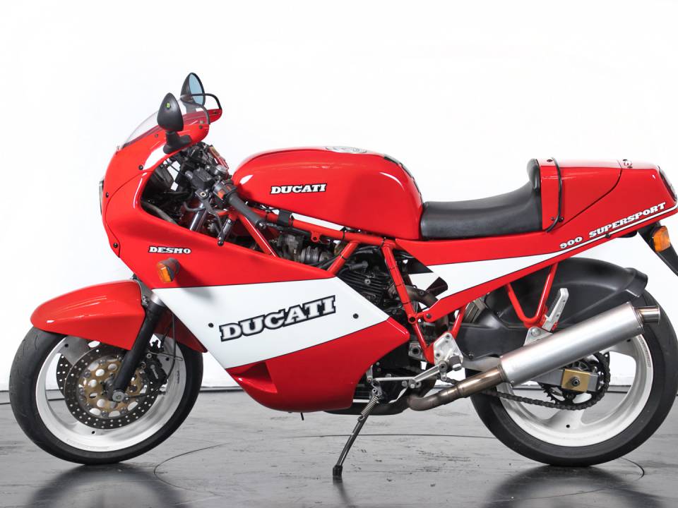 Immagine 1/17 di Ducati DUMMY (1990)