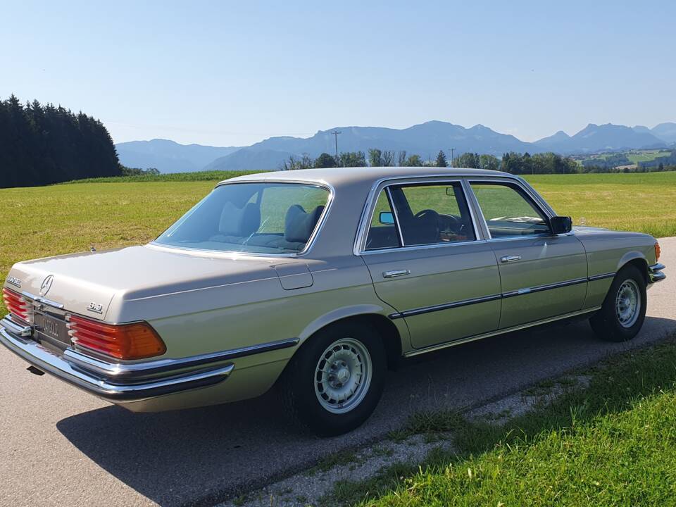 Image 21/31 of Mercedes-Benz 450 SEL 6,9 (1975)