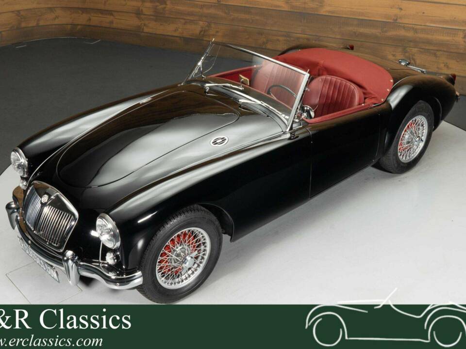 Image 1/19 of MG MGA 1500 (1955)