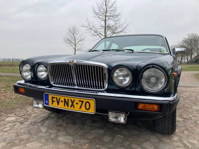 Bild 37/40 von Jaguar XJ 12 (1992)
