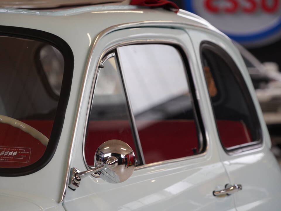 Image 21/45 of FIAT 500 F (1966)