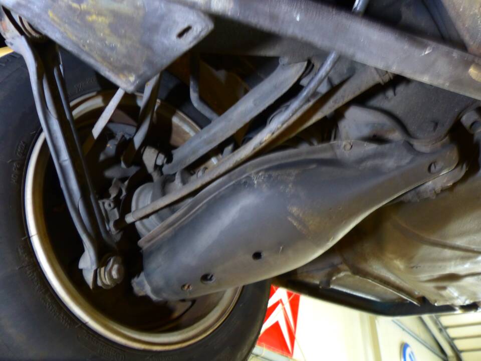 Image 46/83 de Mercedes-Benz E 220 (1996)