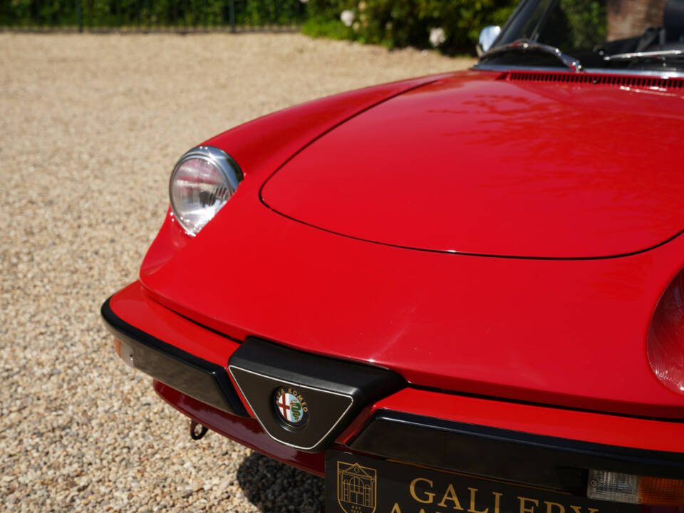 Image 34/50 of Alfa Romeo 2.0 Spider (1990)