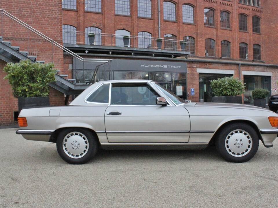 Image 5/29 of Mercedes-Benz 500 SL (1986)