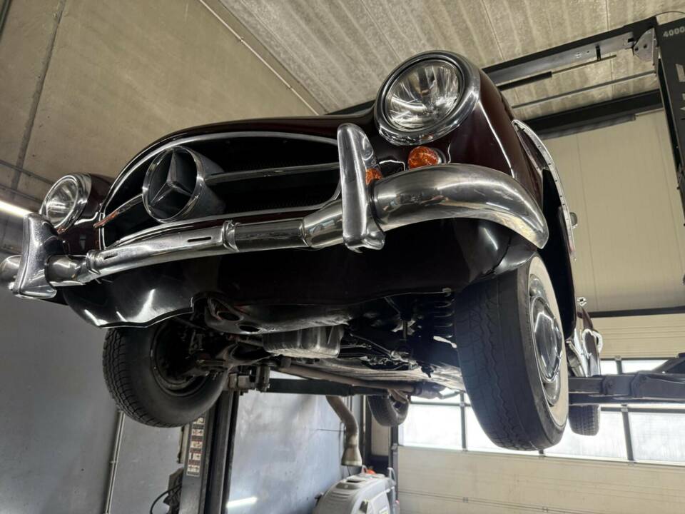 Image 42/50 de Mercedes-Benz 190 SL (1959)