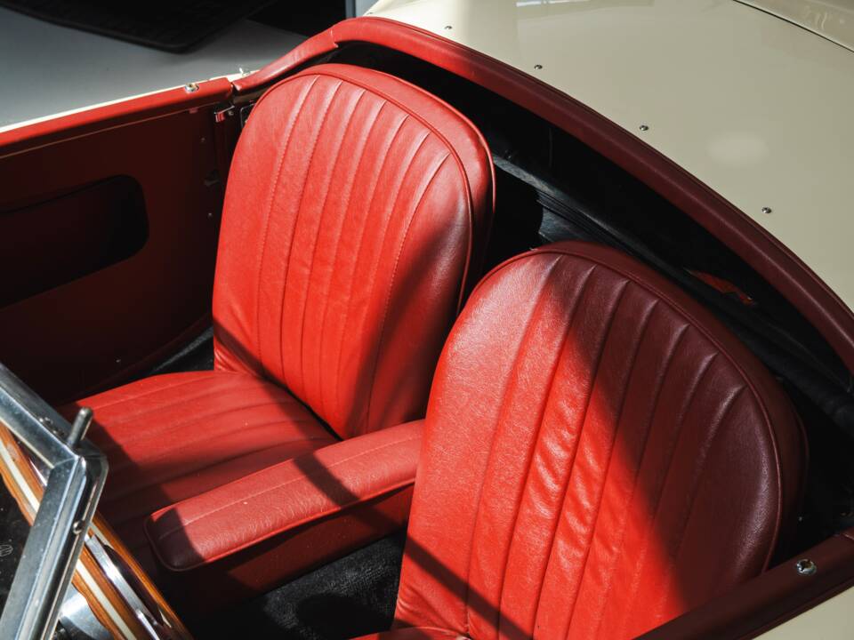 Image 4/22 of MG MGA 1600 (1960)