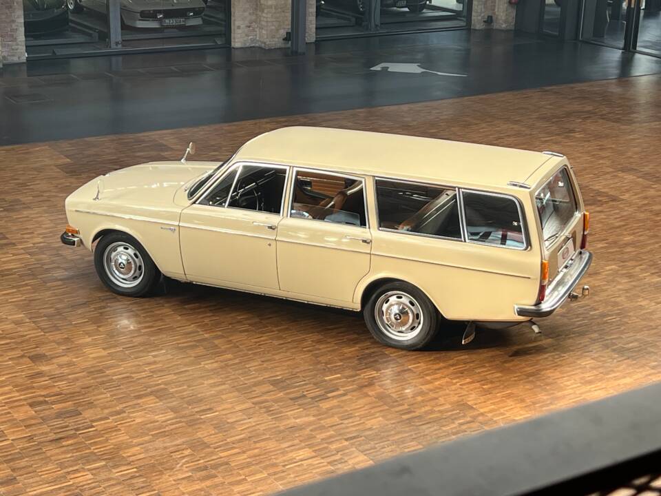 Image 12/35 of Volvo P 145 (1968)