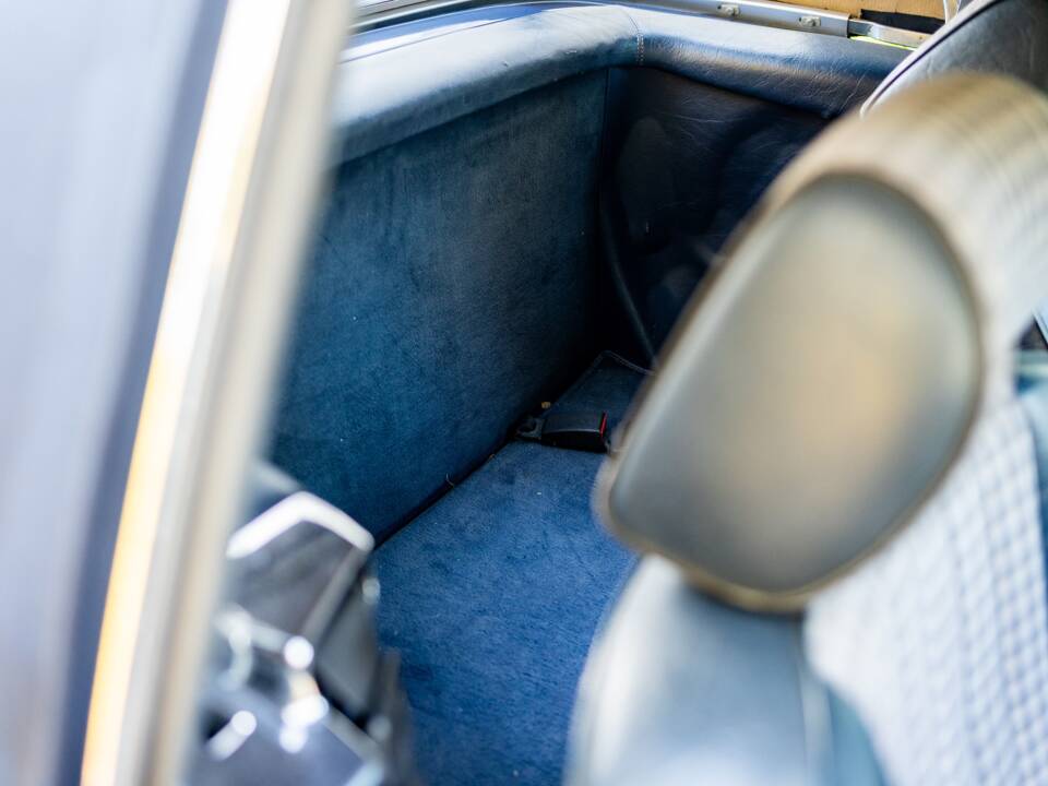 Image 16/21 of Mercedes-Benz 300 SL (1987)