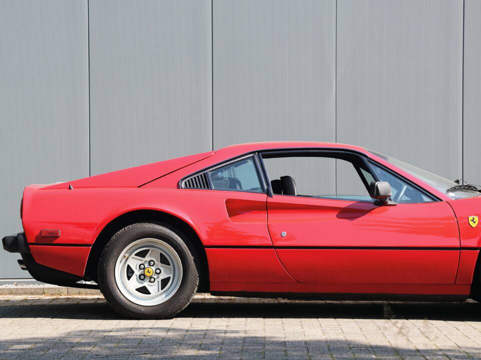 Image 7/61 of Ferrari 308 GTBi (1982)