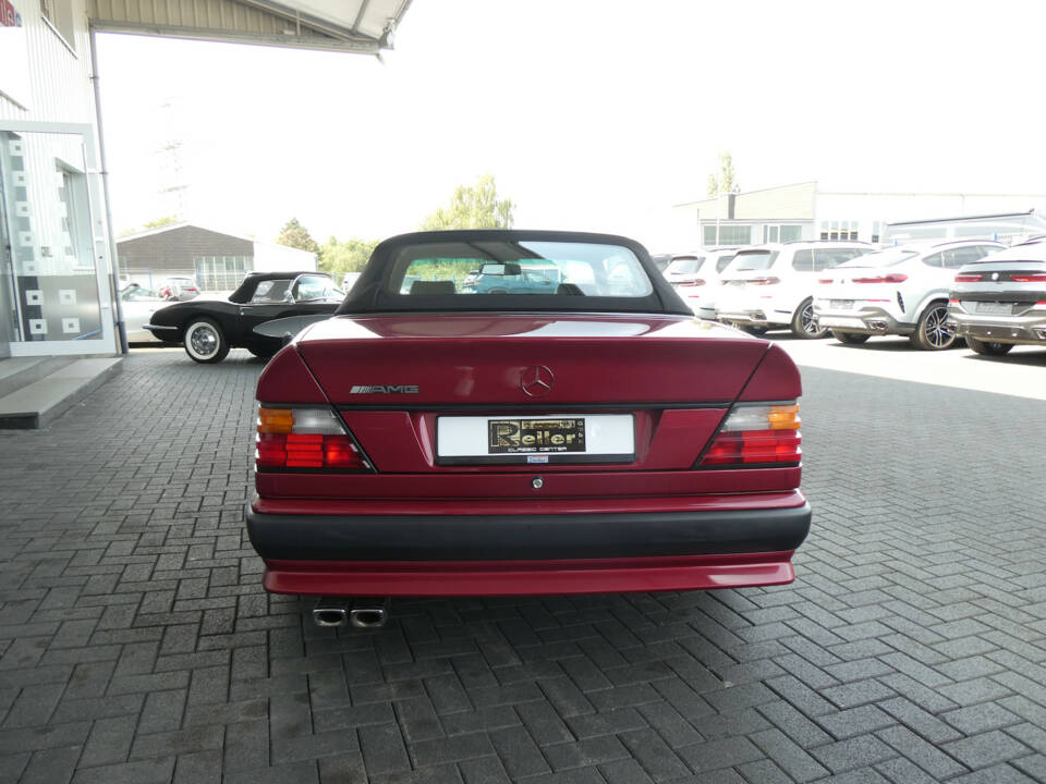 Image 5/25 of Mercedes-Benz 300 CE-24 3.4 AMG (1994)