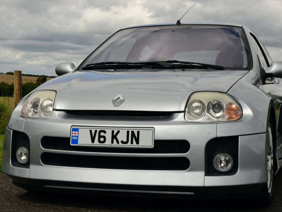 Image 16/50 of Renault Clio II V6 (1900)