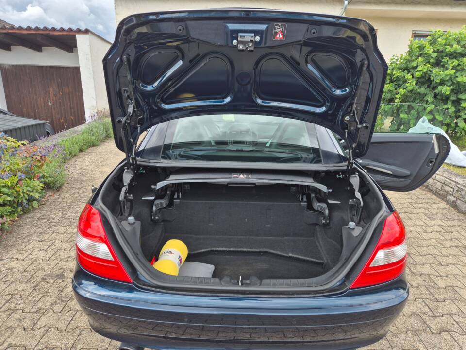 Afbeelding 14/22 van Mercedes-Benz SLK 200 Kompressor (2006)