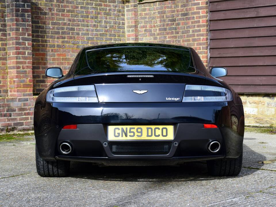 Afbeelding 44/50 van Aston Martin V8 Vantage (2009)