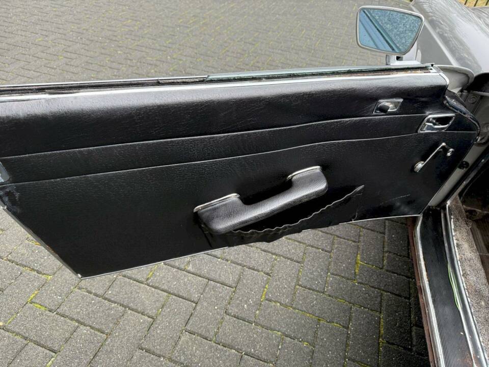 Image 19/36 of Mercedes-Benz 280 SL (1970)