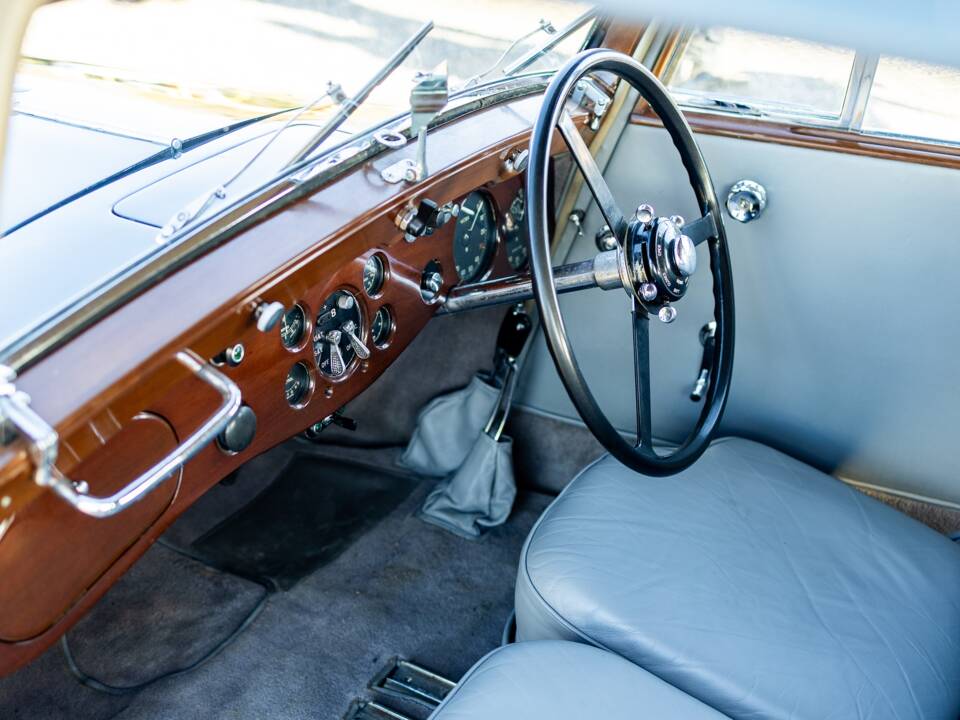 Image 4/50 de Bentley 4 1/2 Litre (1938)