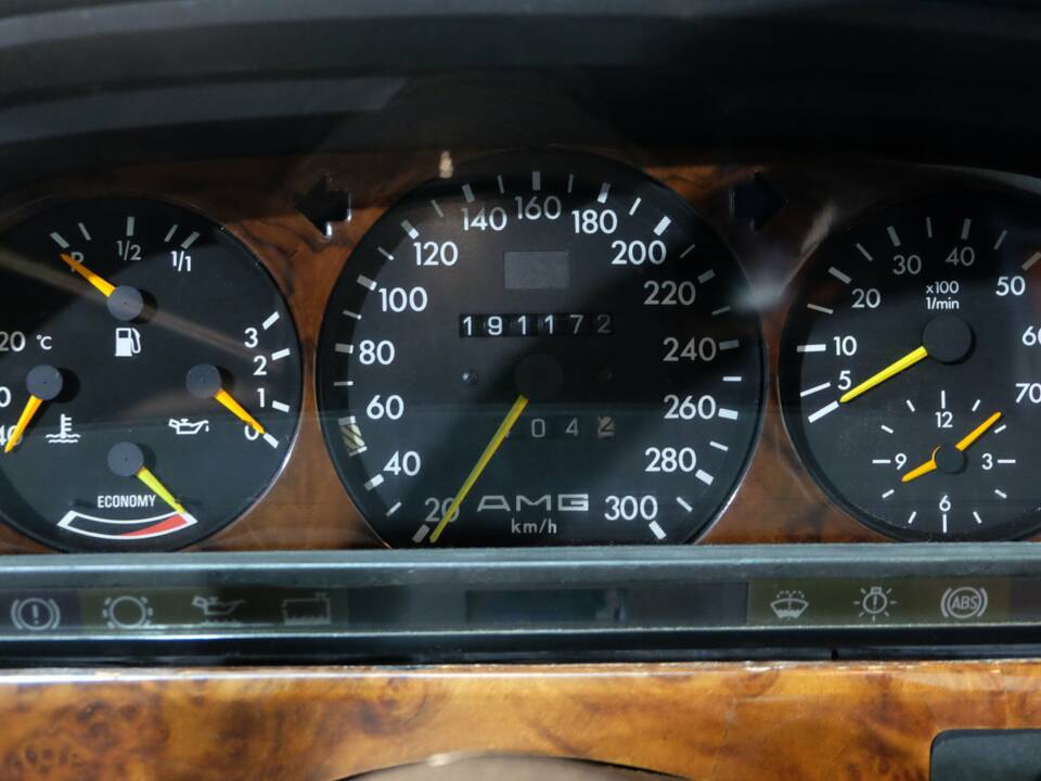 Image 7/29 of Mercedes-Benz 500 SEC (1985)