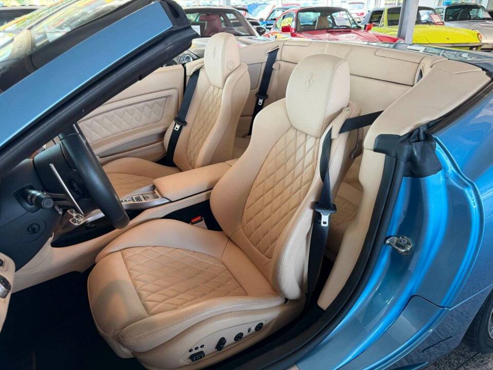 Immagine 14/42 di Ferrari California (2011)