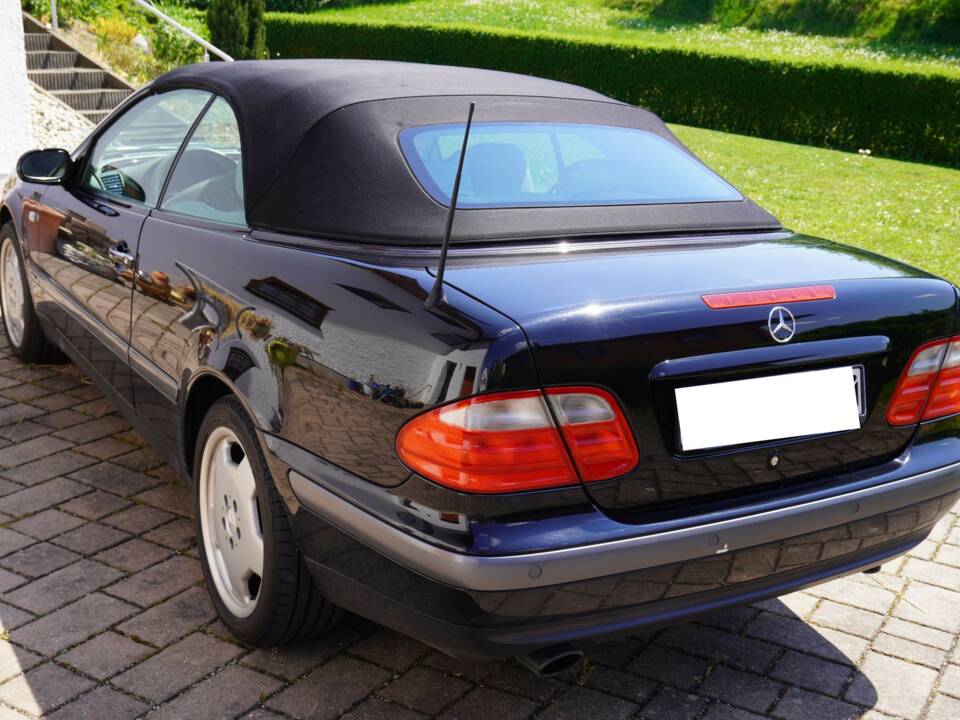 Bild 4/17 von Mercedes-Benz CLK 320 (1998)