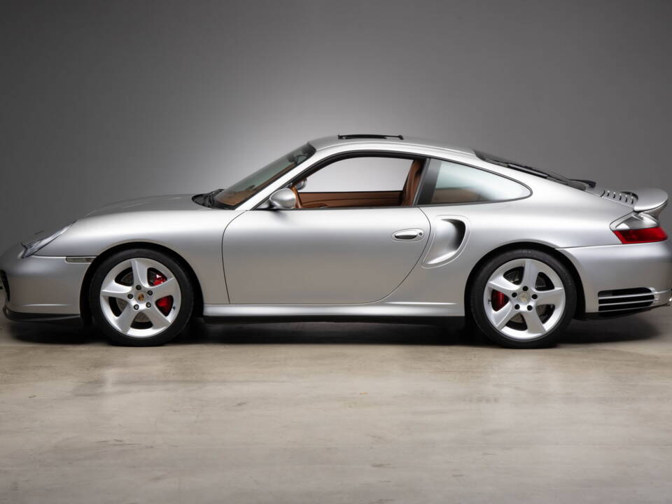 Immagine 4/29 di Porsche 911 Turbo (2004)