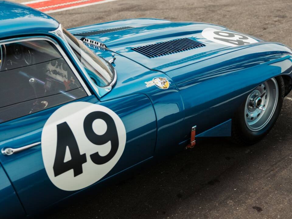 Afbeelding 11/20 van Jaguar E-Type "Semi-Lightweight" (1963)