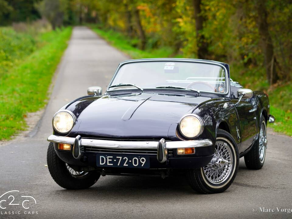 Image 25/60 of Triumph Spitfire Mk III (1970)