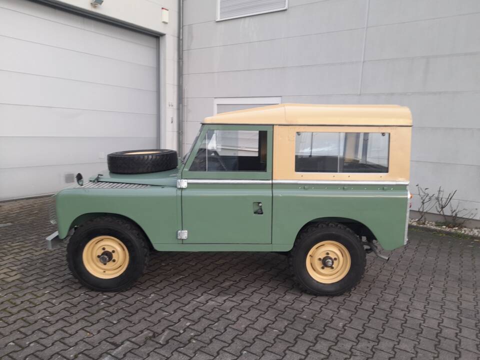 Immagine 4/29 di Land Rover 88 (1974)