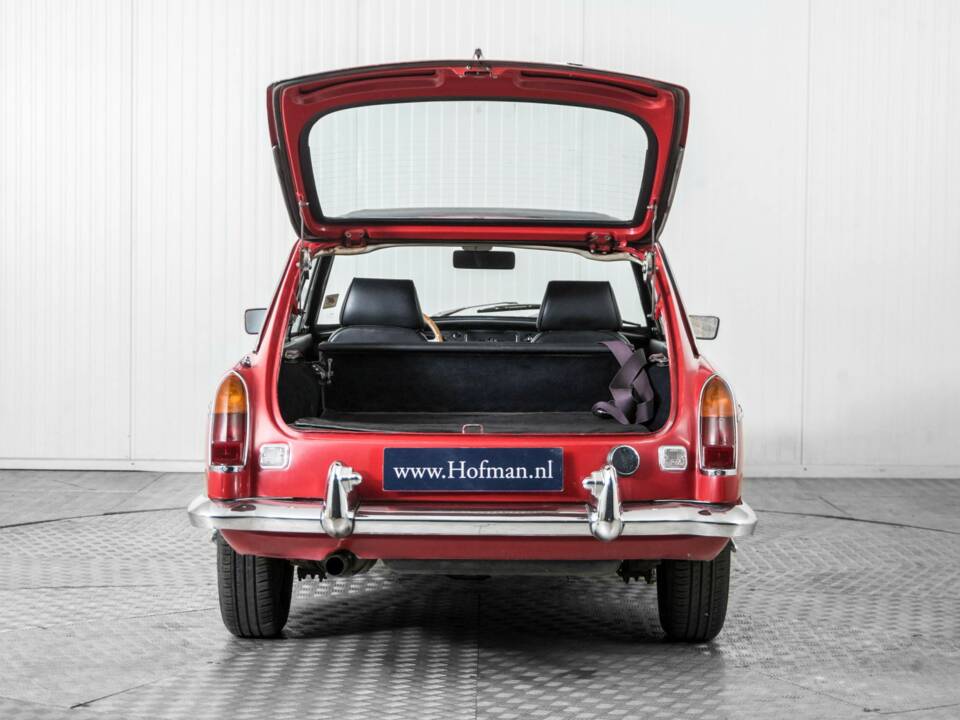 Image 38/50 of MG MGB GT (1967)
