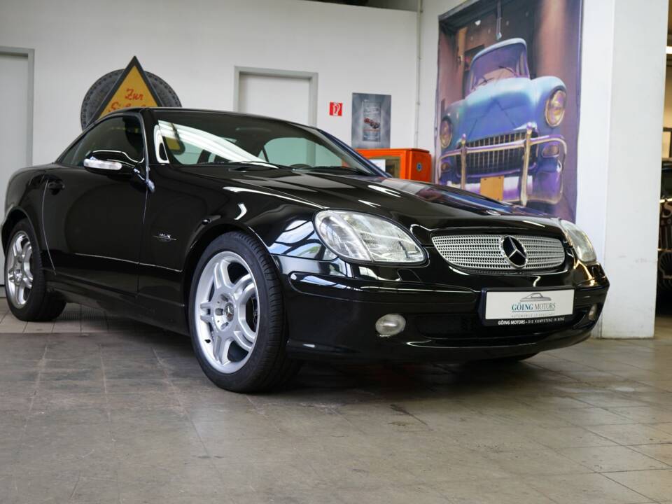 Immagine 2/44 di Mercedes-Benz SLK 230 Kompressor (2003)