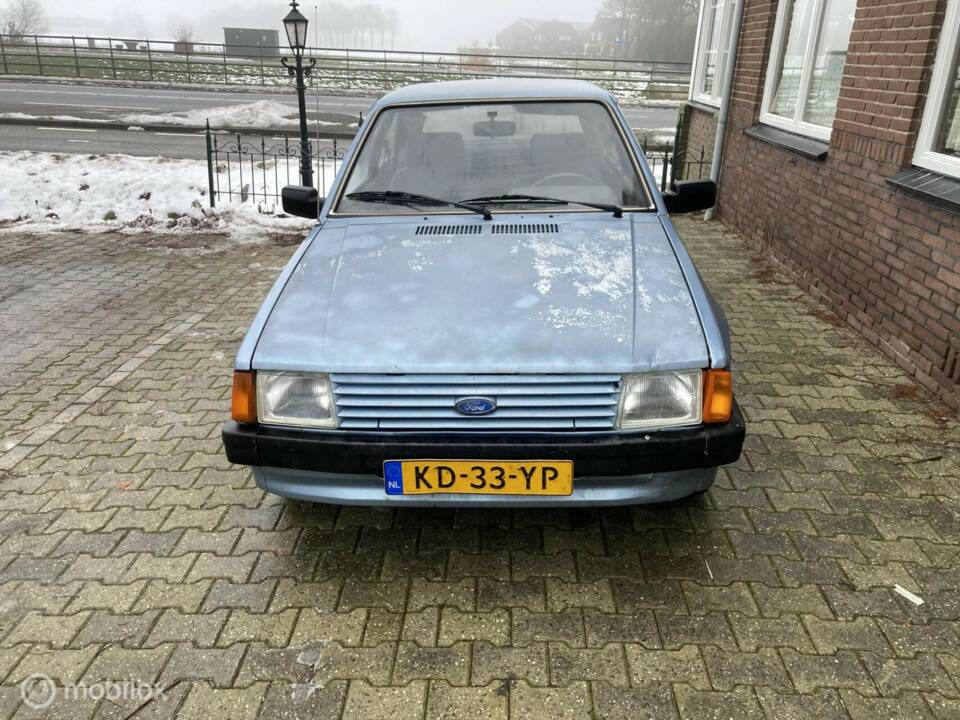 Bild 30/42 von Ford Escort 1.6 (1983)