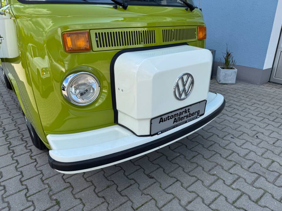 Image 4/100 of Volkswagen T2b Westfalia (1979)
