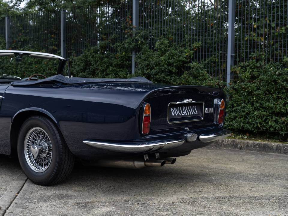 Bild 17/30 von Aston Martin DB 6 Mk II Volante (1970)