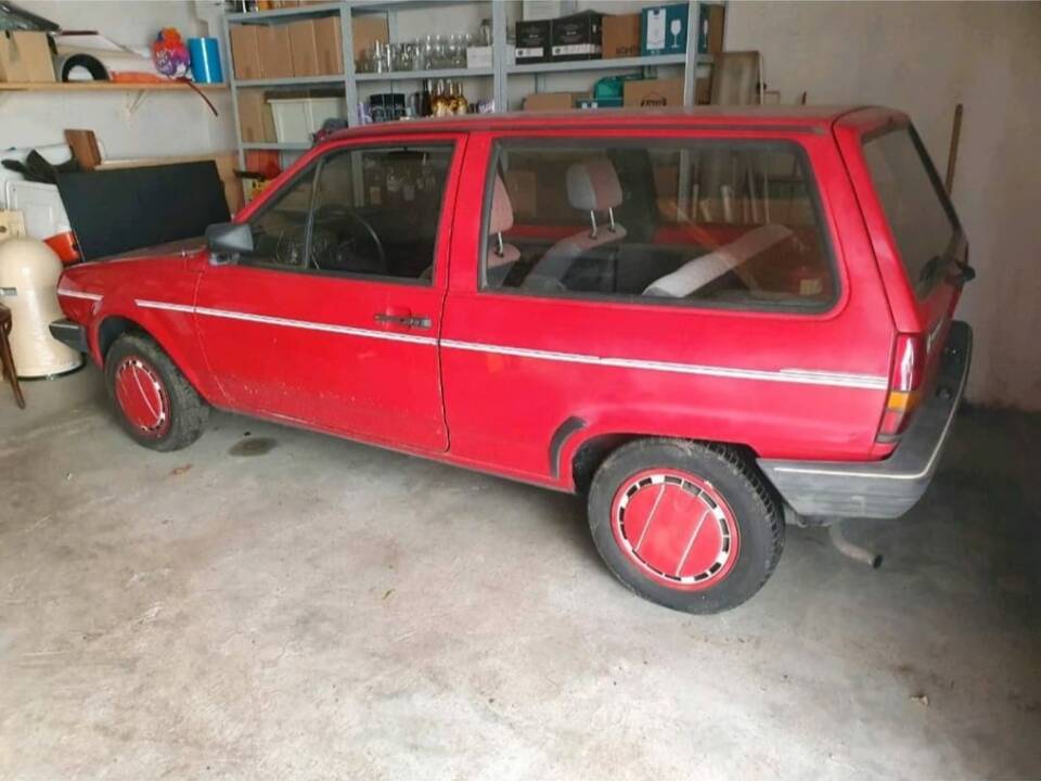 Imagen 10/13 de Volkswagen Polo II Hatchback 1.0 (1986)
