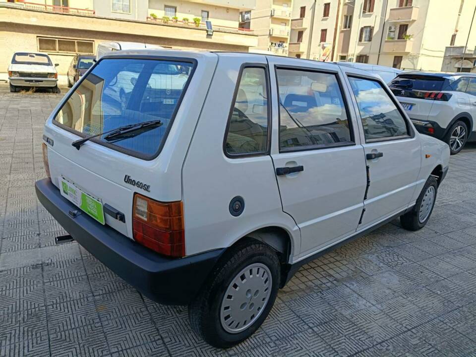 Image 21/48 of FIAT Uno 60 (1988)
