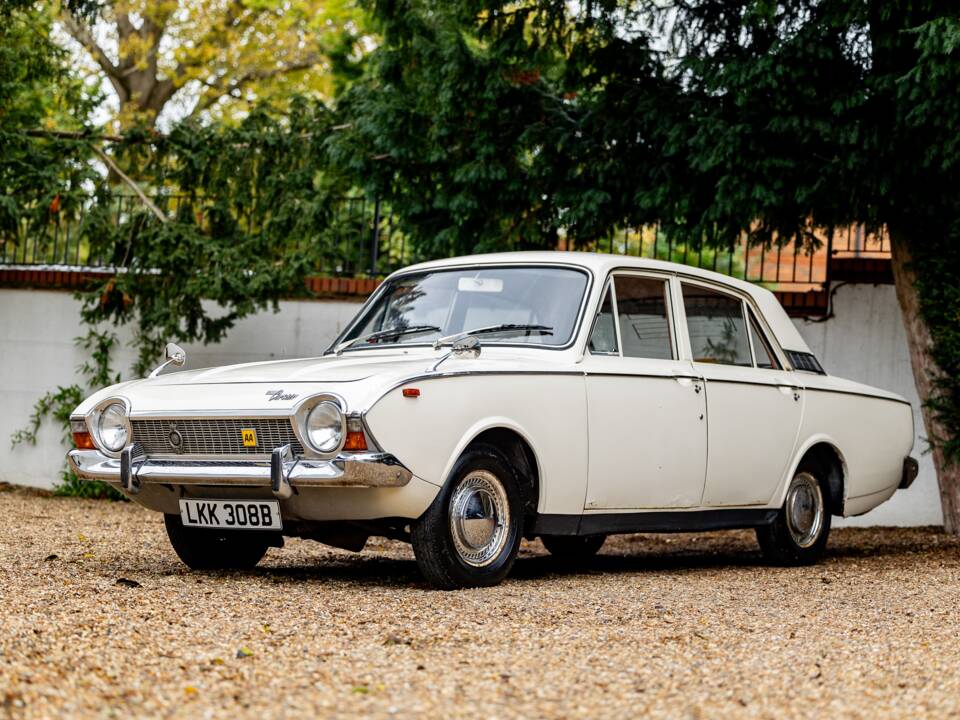 Image 37/40 of Ford Consul Corsair (1964)