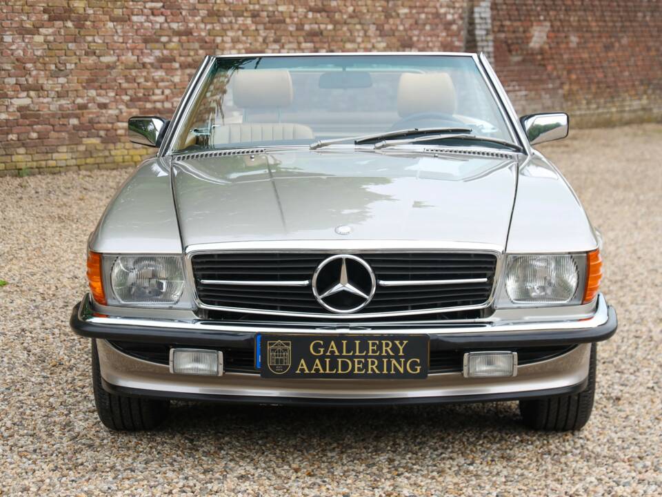 Image 14/50 de Mercedes-Benz 560 SL (1988)