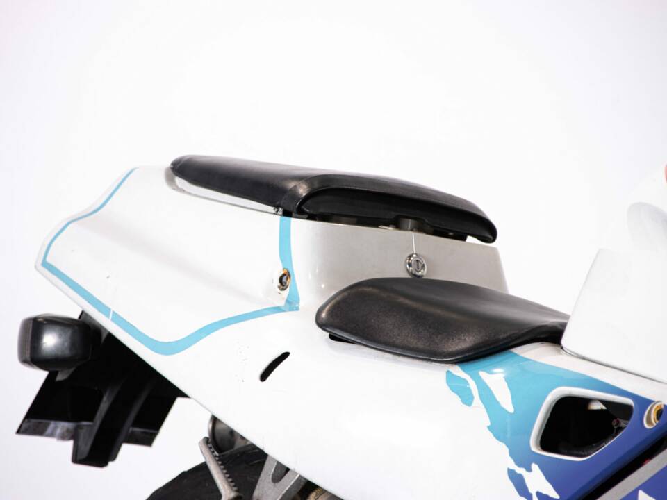 Immagine 23/45 di Honda VFR 400 R (1992)